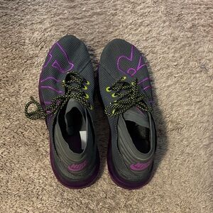 Nike Men’s Gray and Purple Sneakers